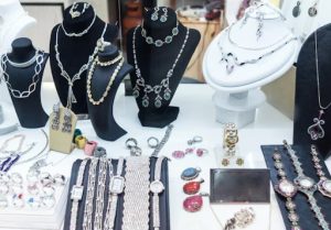 How Wholesale Body Jewelry Helps You Find High-Quality Pieces on a Budget
